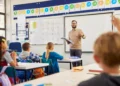 Educação no Brasil enfrenta desafios históricos e busca caminhos para garantir ensino de qualidade